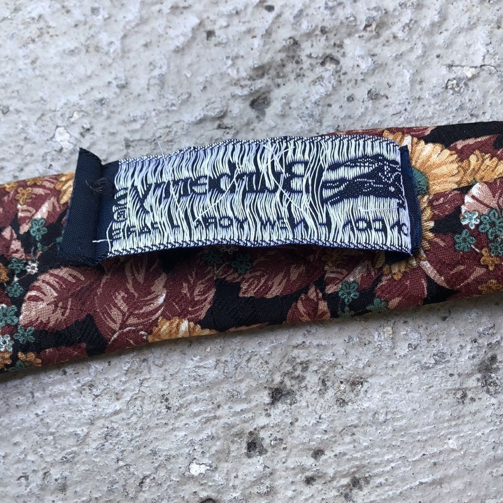 Burberry Silk  tie - Picture 5 of 5
